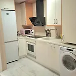 Moderno Con Garaje Privado En El Centro De *
