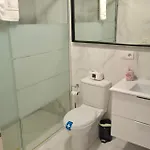 Moderno Con Garaje Privado En El Centro De *