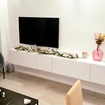 Moderno Con Garaje Privado En El Centro De