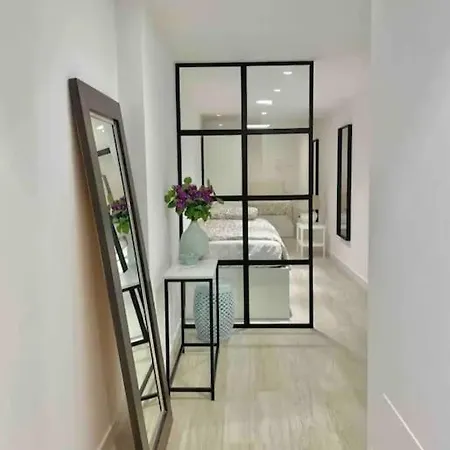 Moderno Con Garaje Privado En El Centro De Apartament