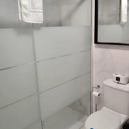 Moderno Con Garaje Privado En El Centro De Apartamento