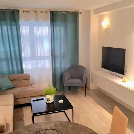 Apartamento Moderno Con Garaje Privado En El Centro De
