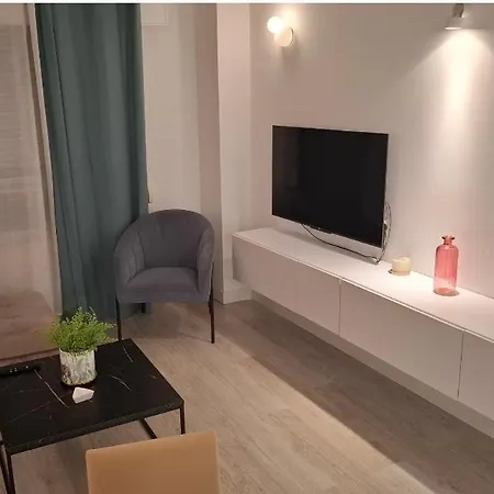 Apartment Moderno Con Garaje Privado En El Centro De *