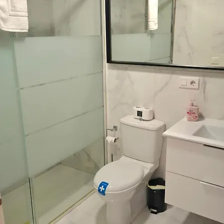 Moderno Con Garaje Privado En El Centro De *