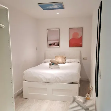 Moderno Con Garaje Privado En El Centro De *