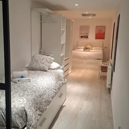 Moderno Con Garaje Privado En El Centro De *