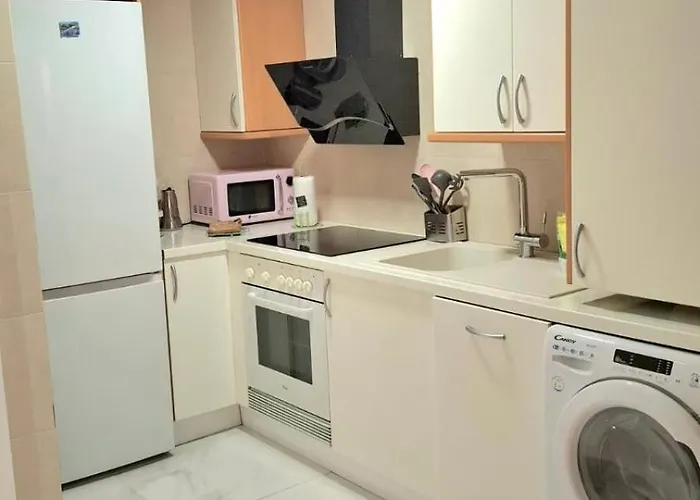 Moderno Con Garaje Privado En El Centro De *