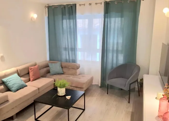 Daire Moderno Con Garaje Privado En El Centro De *