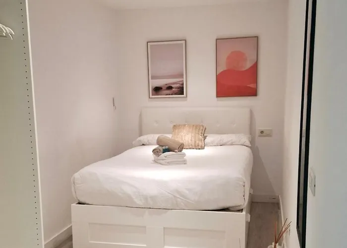 Moderno Con Garaje Privado En El Centro De *